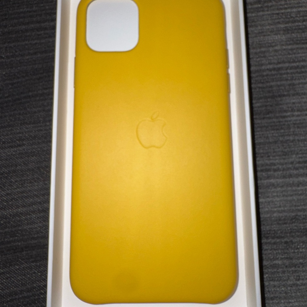 Apple iPhone 11 Pro Max Leather Fitted Case/Skin Yellow Hard Case MX0A2ZM/A